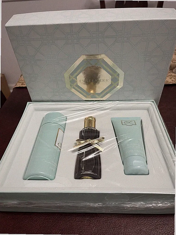 Estée Lauder Youth Dew Gift Set, fragrance and body products